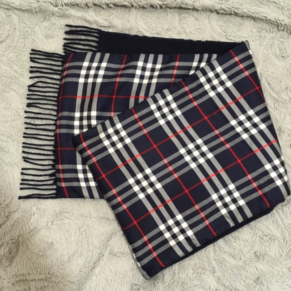 Burberry Scarf. Rare. Silk. - Picture 2 of 13